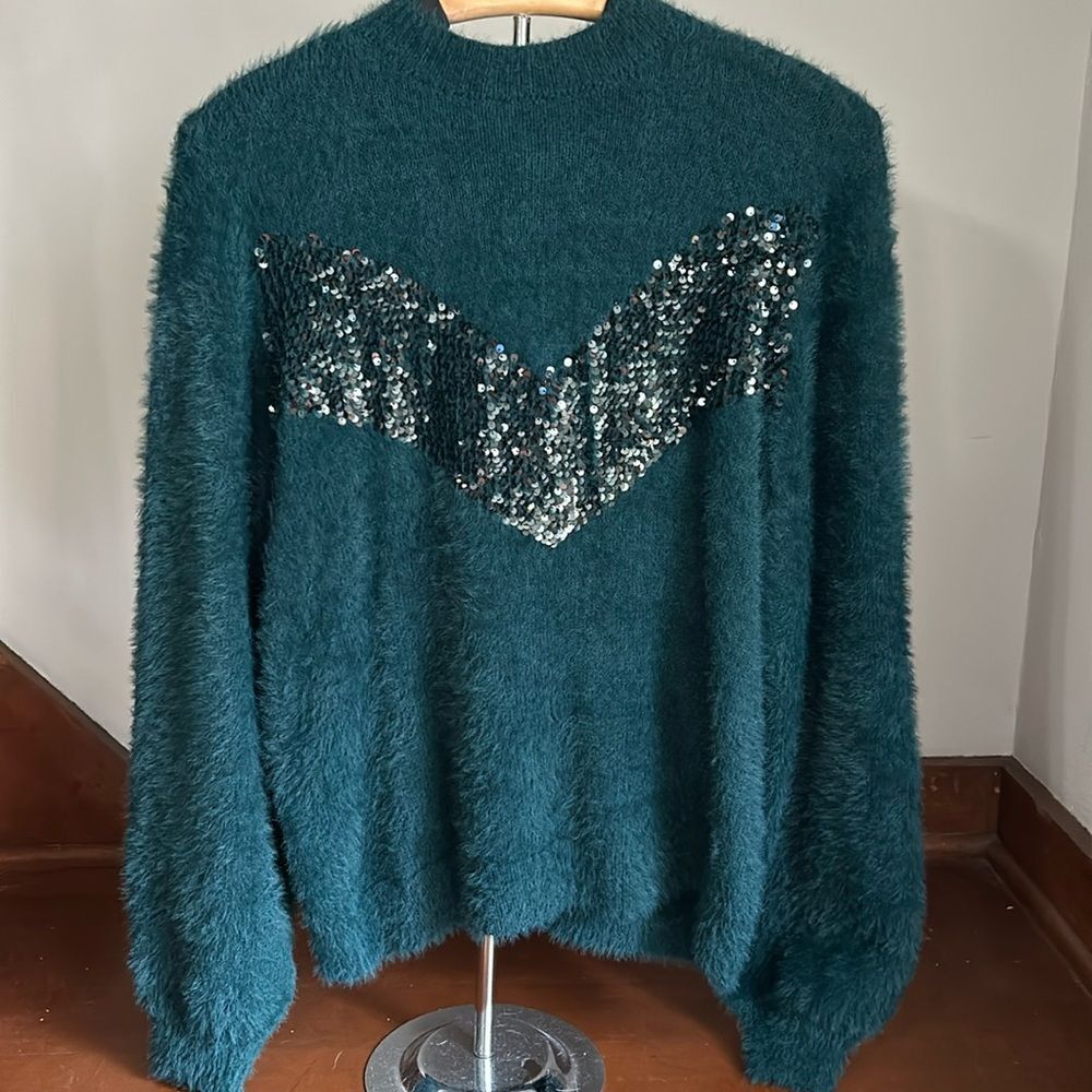Cara Santana x Nine West Emerald Green Chevron Sequin Crew Neck Sweater. Size L